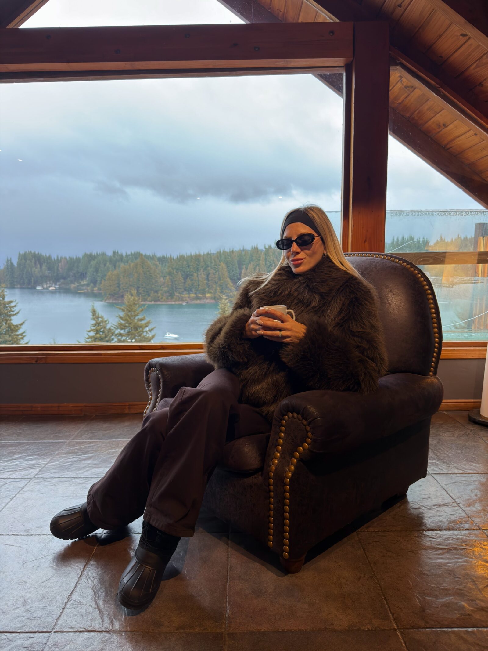 Cande Ruggeri deja la polémica atrás y viaja a la Patagonia con su familia
