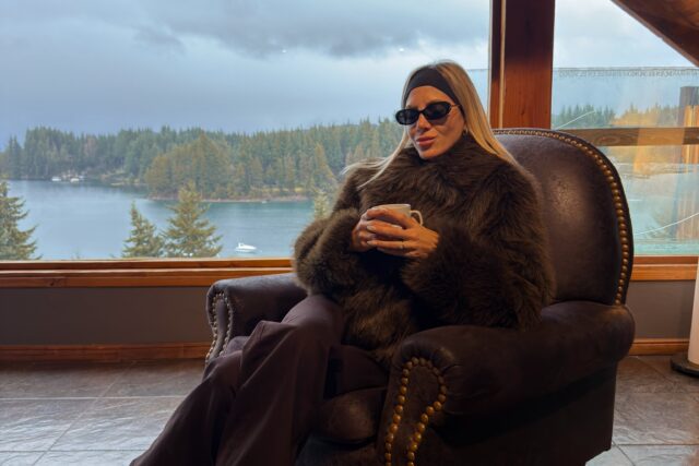 Cande Ruggeri deja la polémica atrás y viaja a la Patagonia con su familia