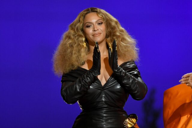 Beyoncé dona un millón de dólares a damnificados del terremoto en Colombia