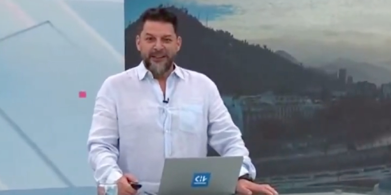 Rafael Cavada tuvo que dejar el set de CHV Noticias por un problema a la garganta