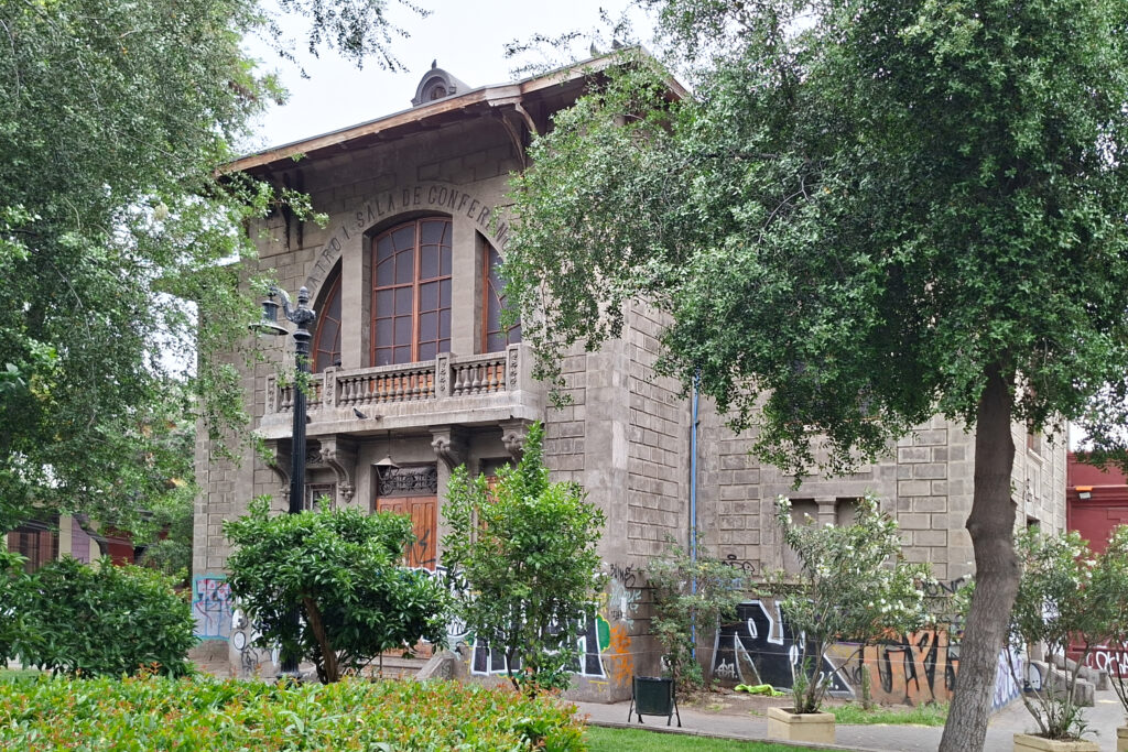 Teatro Huemul, Comuna de Santiago