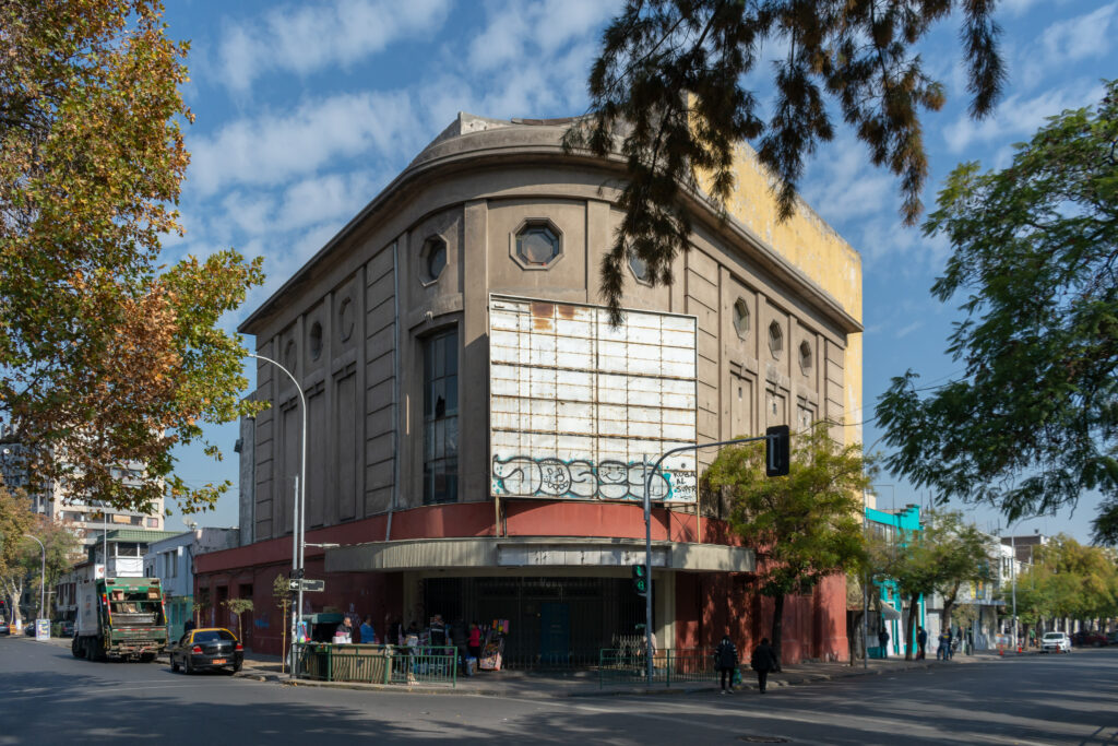 Teatro Manuel Rodríguez, Comuna de Santiago