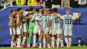 Scaloni sorprende con Román Vega y Argentina vuelve al Kempes ante Bolivia