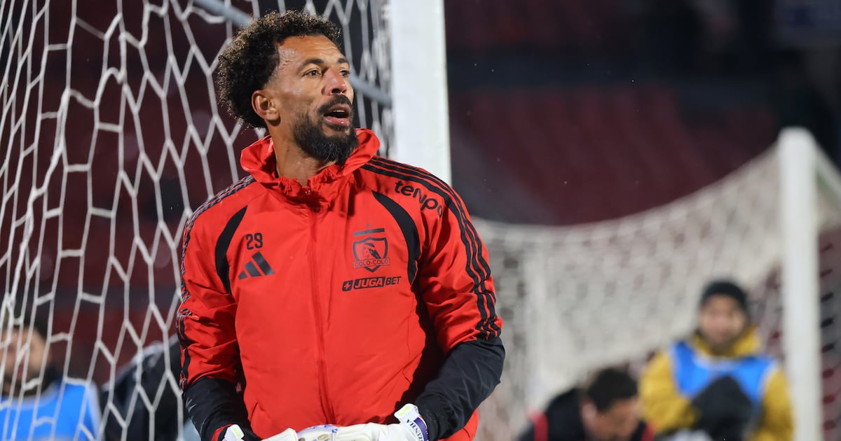 Colo Colo se moviliza en apoyo a Javier Correa tras sanción por gesto obsceno
