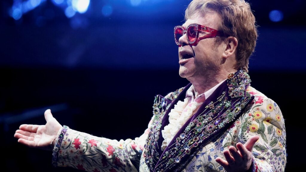 Elton John estrena el Apple Music Hall y Apple sube sus tarifas de streaming