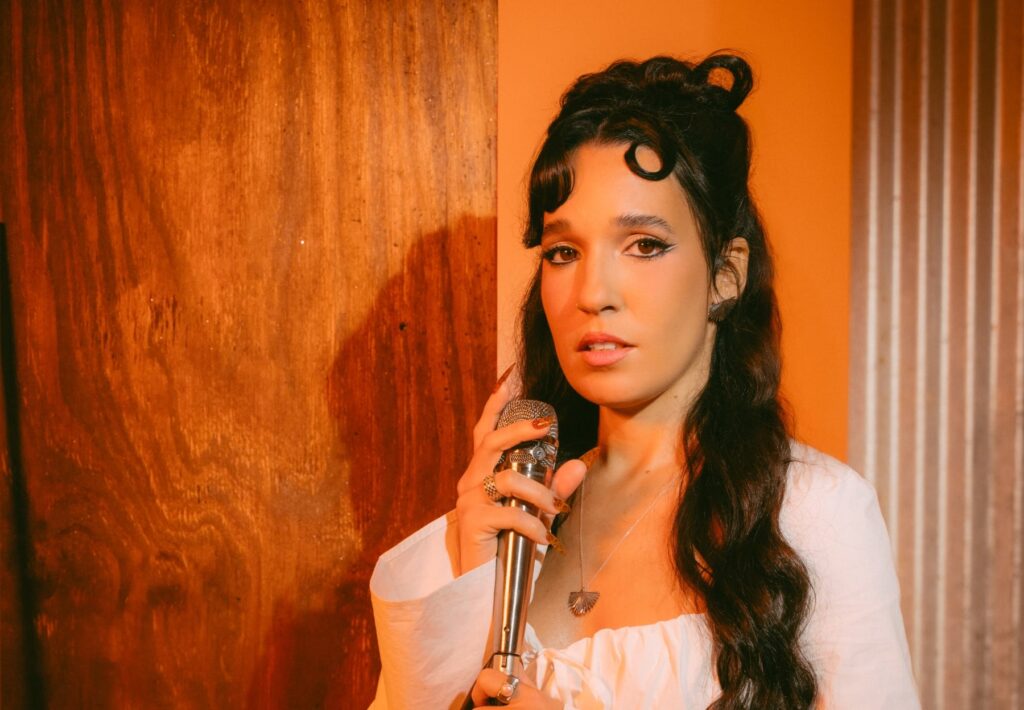 iLe reivindica el bolero y a su abuela en su nuevo disco y llega al Festival Bamba