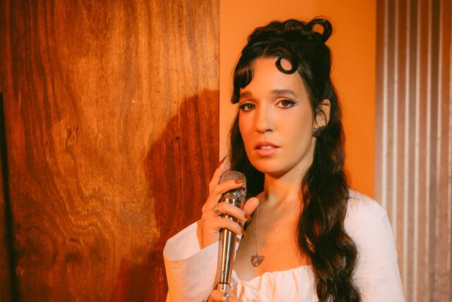 iLe reivindica el bolero y a su abuela en su nuevo disco y llega al Festival Bamba