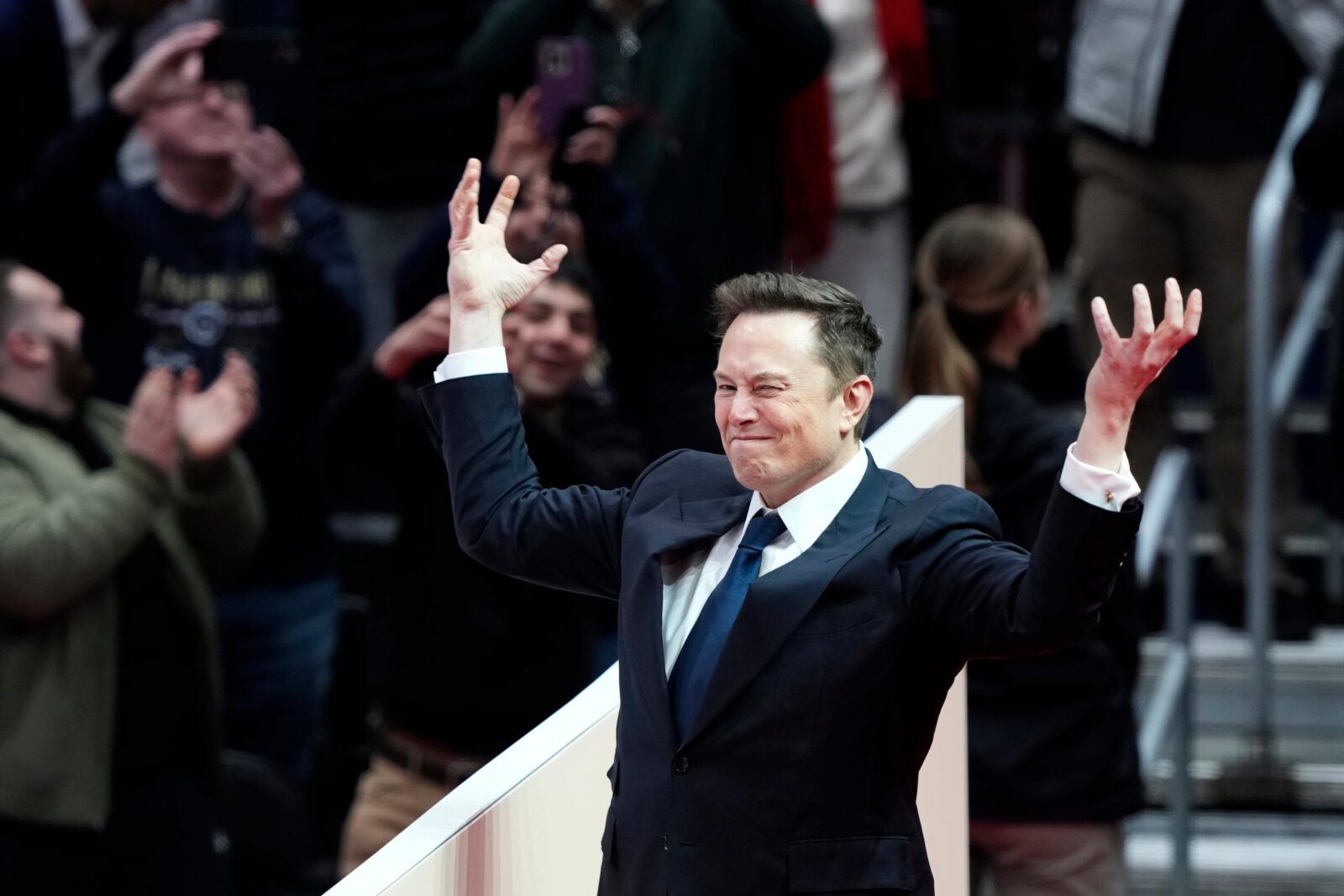Documental 'Musk' provoca furia en Venecia: Elon lo tilda de difamatorio y aburrido