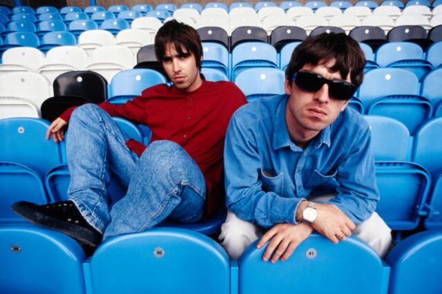 La ciruela que voló, la guitarra que amenazó y el portazo que terminó con Oasis
