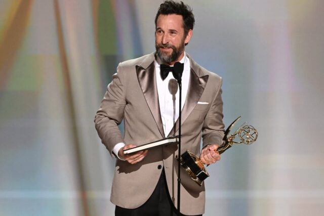Rhea Seehorn rompe la maldición del Emmy y Matthew Rhys hace historia