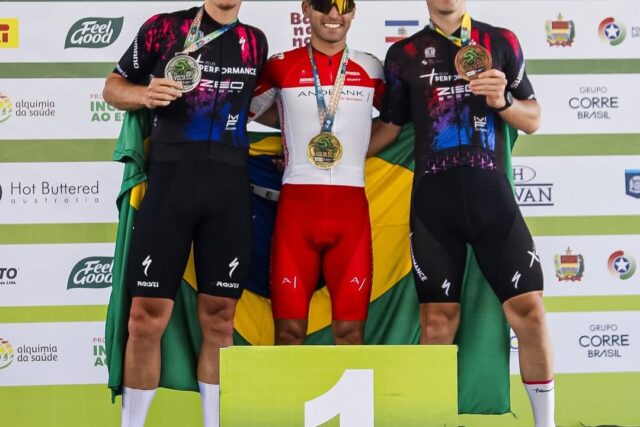Chilenos Kotsakis, Baeza y Quiroz hacen historia en ciclismo UCI en Brasil
