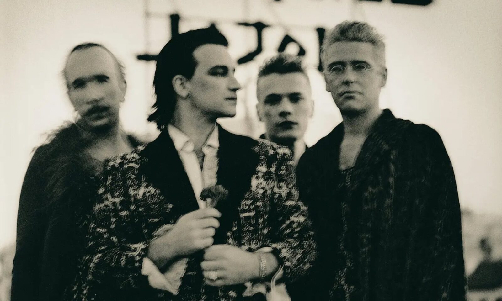 U2 celebra 50 años y los especialistas chilenos eligen Achtung Baby como su mejor disco