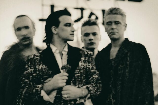 U2 celebra 50 años y los especialistas chilenos eligen Achtung Baby como su mejor disco
