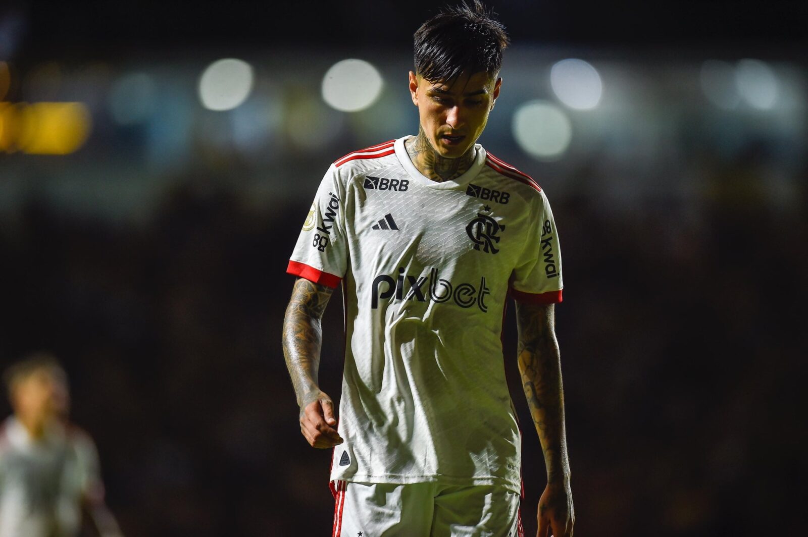 Flamengo vence en Quito y Pulgar vuelve a decirle no a la Roja