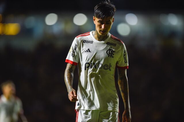 Flamengo vence en Quito y Pulgar vuelve a decirle no a la Roja