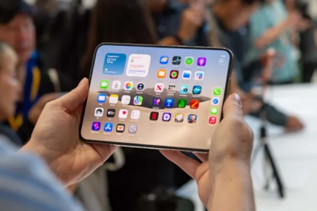 Apple apuesta por el plegable: iPhone Duo, Pro y Pro Max llegan a Chile con precios sobre $4 millones