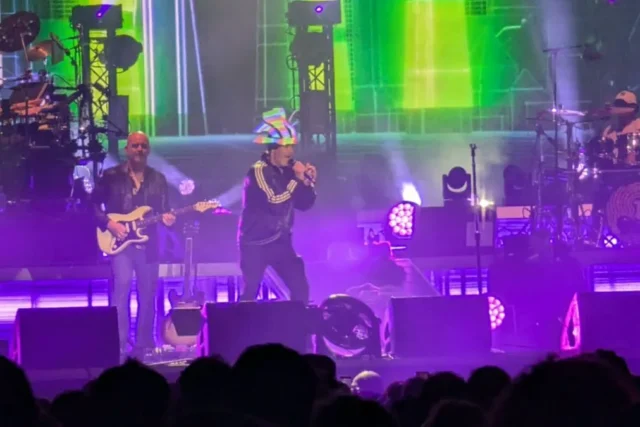 Jamiroquai volvió a Chile y convirtió el Claro Arena en una fiesta de funk y acid jazz
