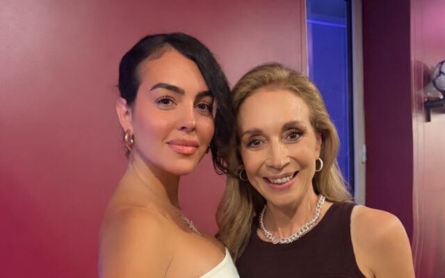Karen Doggenweiler se topa con Georgina Rodríguez en París durante concierto de Céline Dion