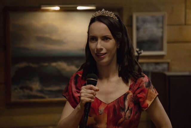 La maldición de Widow’s Bay arrasa en los Emmy con 14 premios y récord histórico
