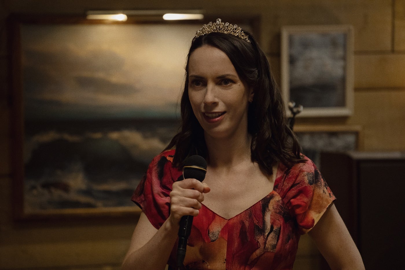 La maldición de Widow’s Bay arrasa en los Emmy con 14 premios y récord histórico