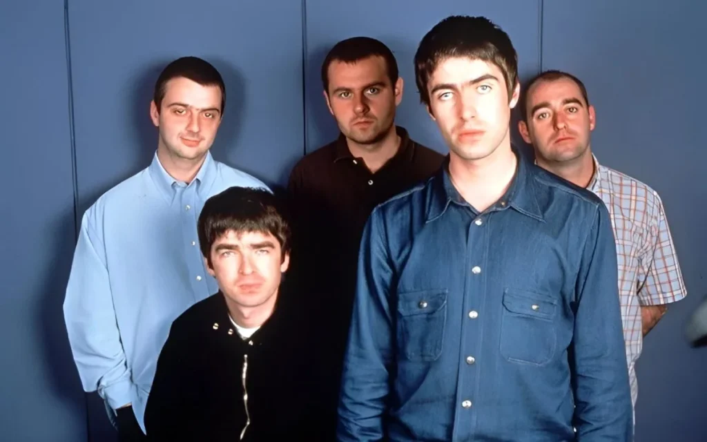 Oasis lanzó Stand By Me en 1997, la canción que nació de una intoxicación