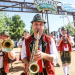 Oktoberfest 30 años, la fiesta que une cerveza, música y familia en Vitacura