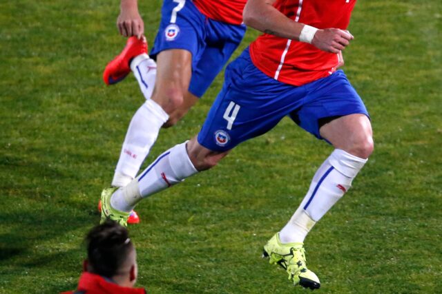 Mauricio Isla anuncia su retiro del fútbol profesional en carta a 19 años de su debut