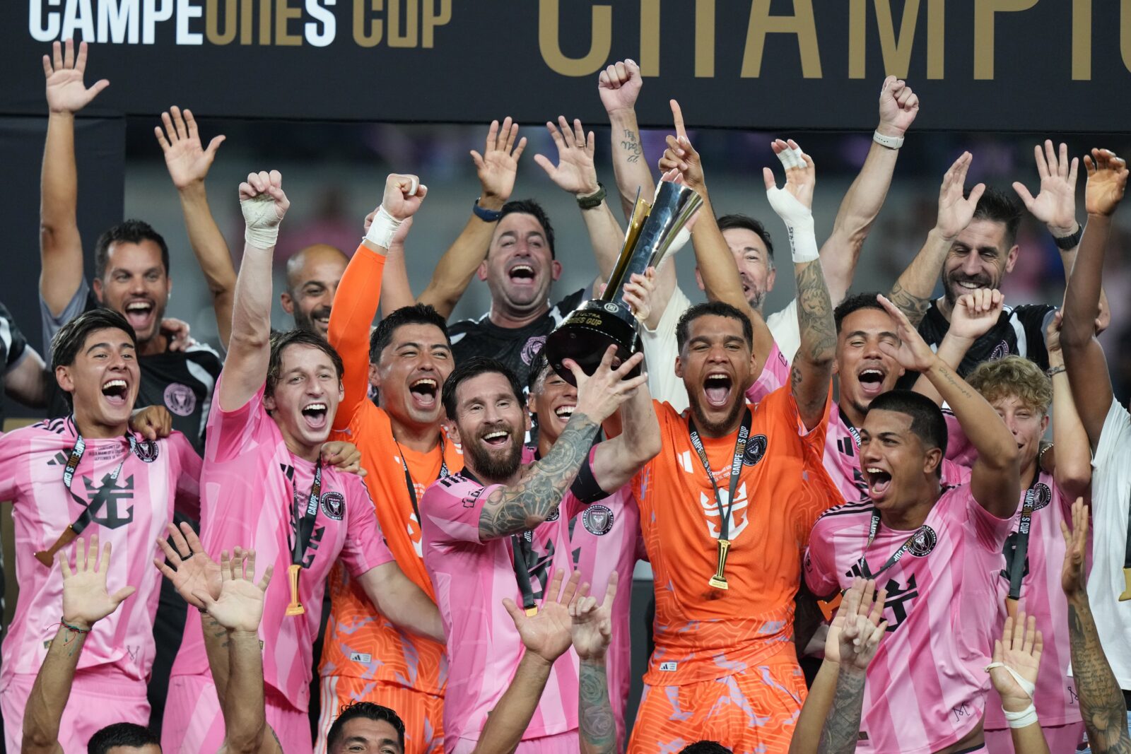 Messi llega a 48 títulos: gol, asistencia y campeón con Inter Miami ante Cruz Azul