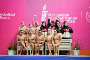 Chile arrasa en natación artística y suma oro ecuestre en los Suramericanos