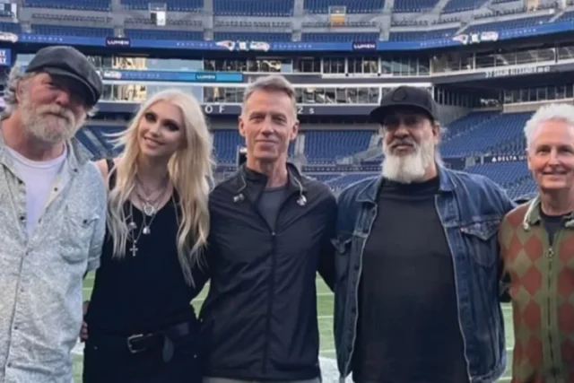 Soundgarden vuelve a tocar en vivo con Taylor Momsen y Mike McCready en Seattle