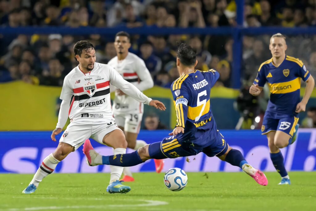Boca vence a Sao Paulo 1-0 con gol de Merentiel y define la llave en Brasil