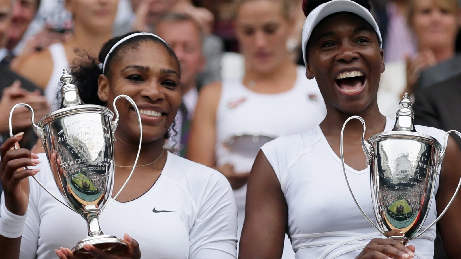 Serena Williams rompe su retiro y vuelve a las canchas junto a Venus