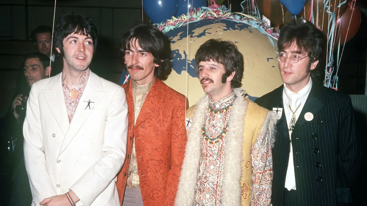 El azar y la genialidad detrás de 'While My Guitar Gently Weeps'