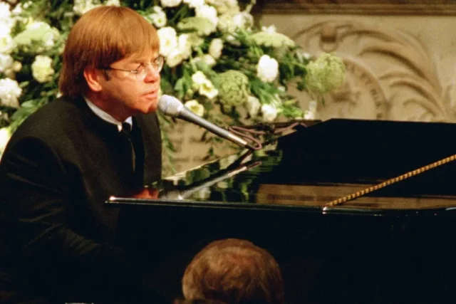 La rosa de Inglaterra: cómo Elton John transformó un clásico para Diana