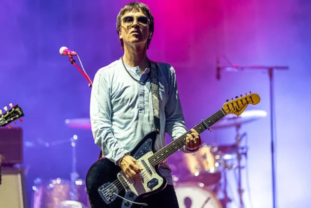 Las 80 guitarras de Johnny Marr que Christie’s subasta, con Noel Gallagher como testigo
