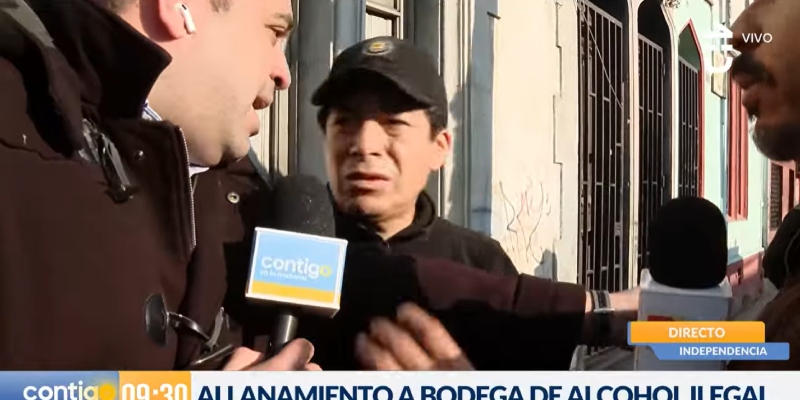 Noteros de CHV y Canal 13 se pelean en vivo por exclusiva tras allanamiento