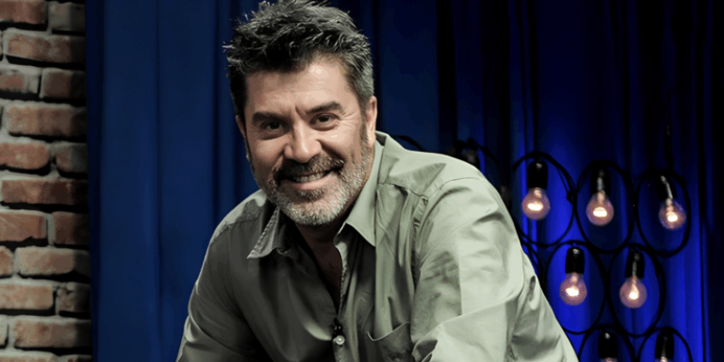 Pollo Valdivia trae de vuelta 'Algo Personal' a la pantalla chilena en TV+