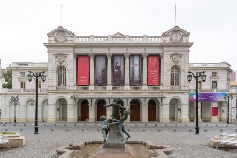 Vista del recinto Teatro Municipal de Santiago