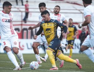 San Luis gana en la agonía y deja la lucha por el ascenso con tres equipos