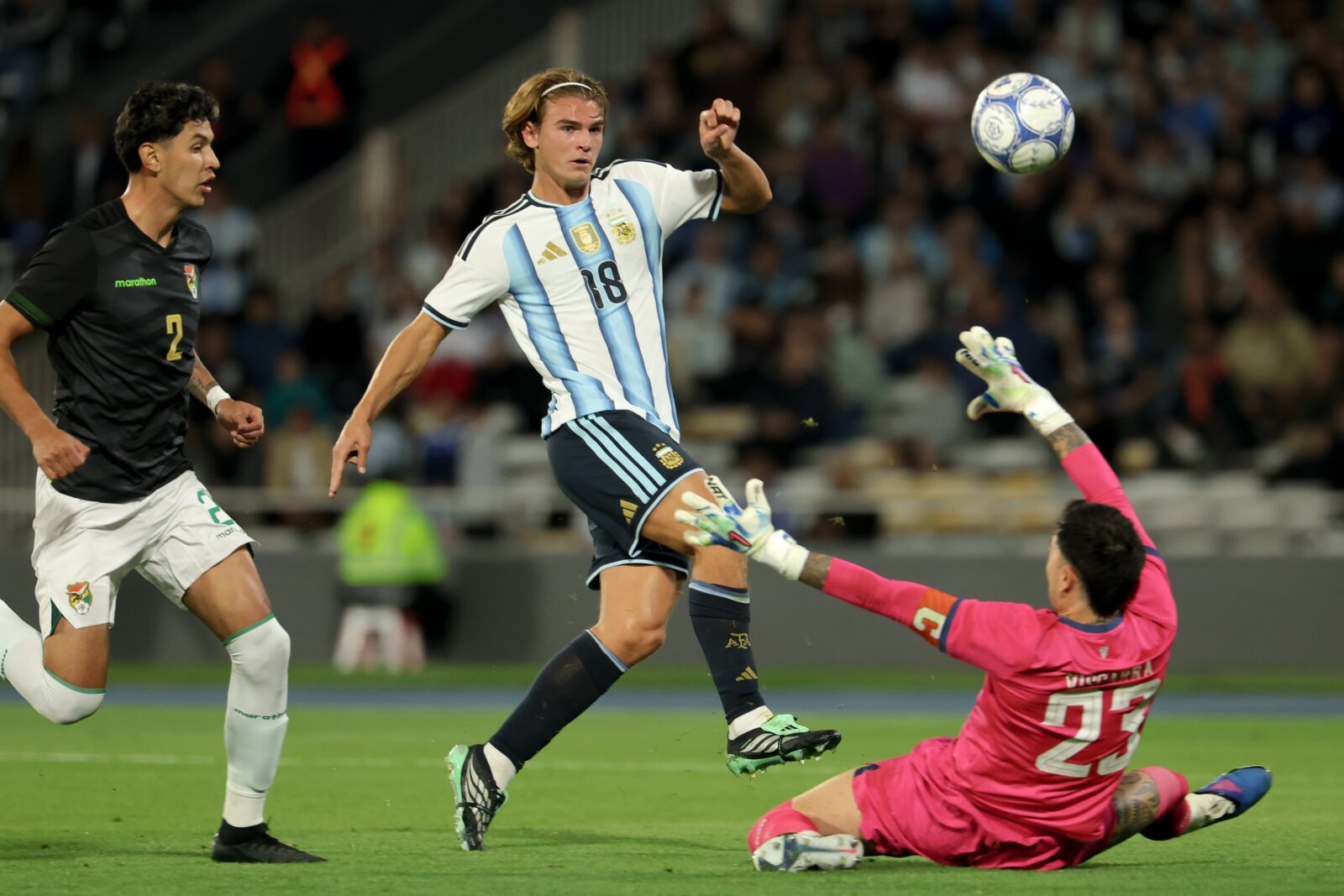 La era post Messi arranca con goleada de Argentina a Bolivia y nuevos capitanes