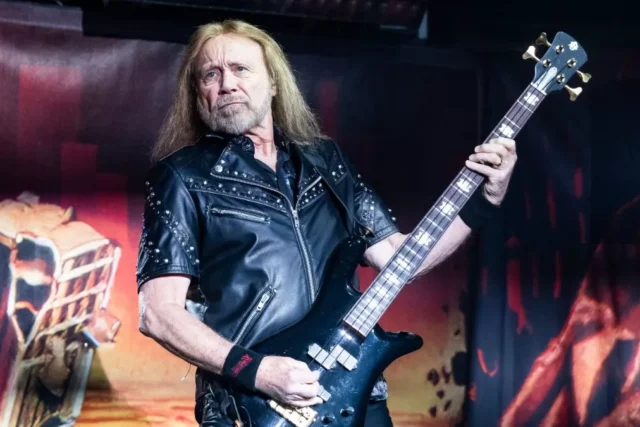 Ian Hill deja Judas Priest tras 55 años y este fue su último concierto