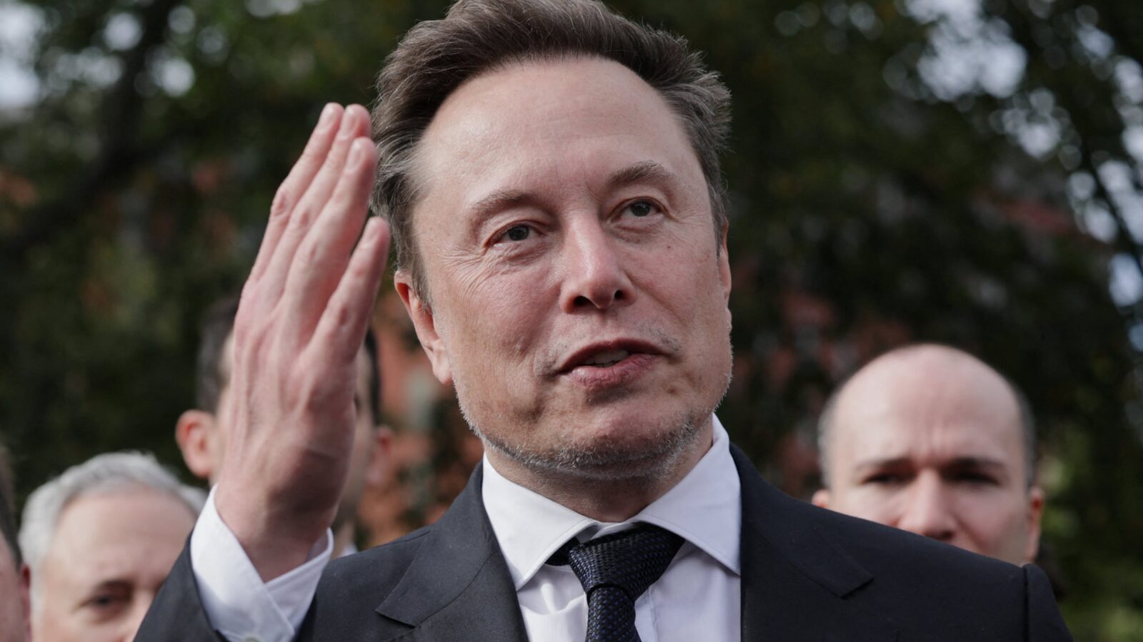 Elon Musk asegura que la IA cambiará los empleos, no los hará desaparecer