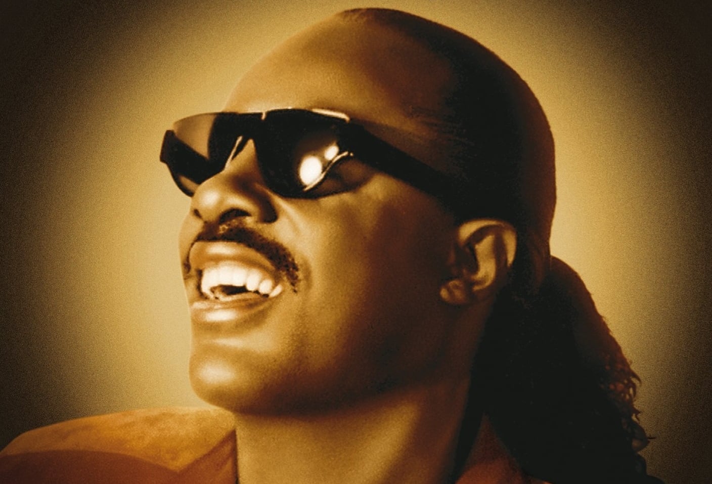 Stevie Wonder y el Grammy que llegó entre fallas técnicas desde Nigeria