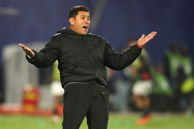Córdova cumple 15 meses al mando y el interinato ya es récord en la Roja