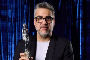 Chileno Sebastián Sepúlveda gana Ariel a Mejor edición por O último azul