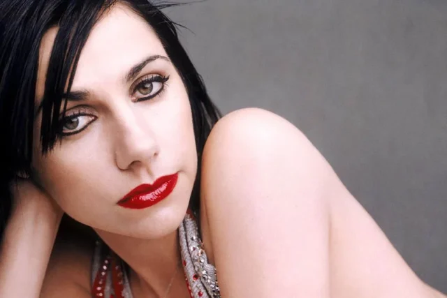 PJ Harvey celebra 57 años con un legado que cruza el rock y la poesía