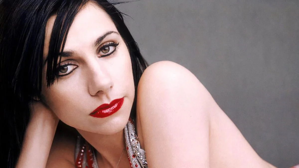 PJ Harvey celebra 57 años con un legado que cruza el rock y la poesía