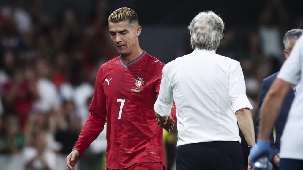 Federación portuguesa suspende a Cristiano Ronaldo y abre proceso disciplinario