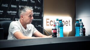 Gustavo Álvarez se resta de la Roja y Córdova sigue hasta noviembre