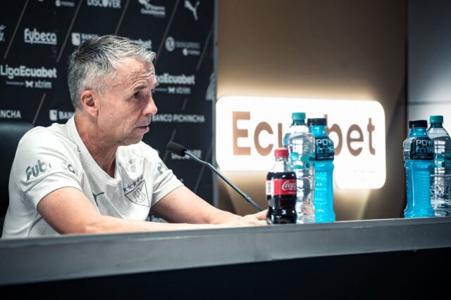 Gustavo Álvarez se resta de la Roja y Córdova sigue hasta noviembre